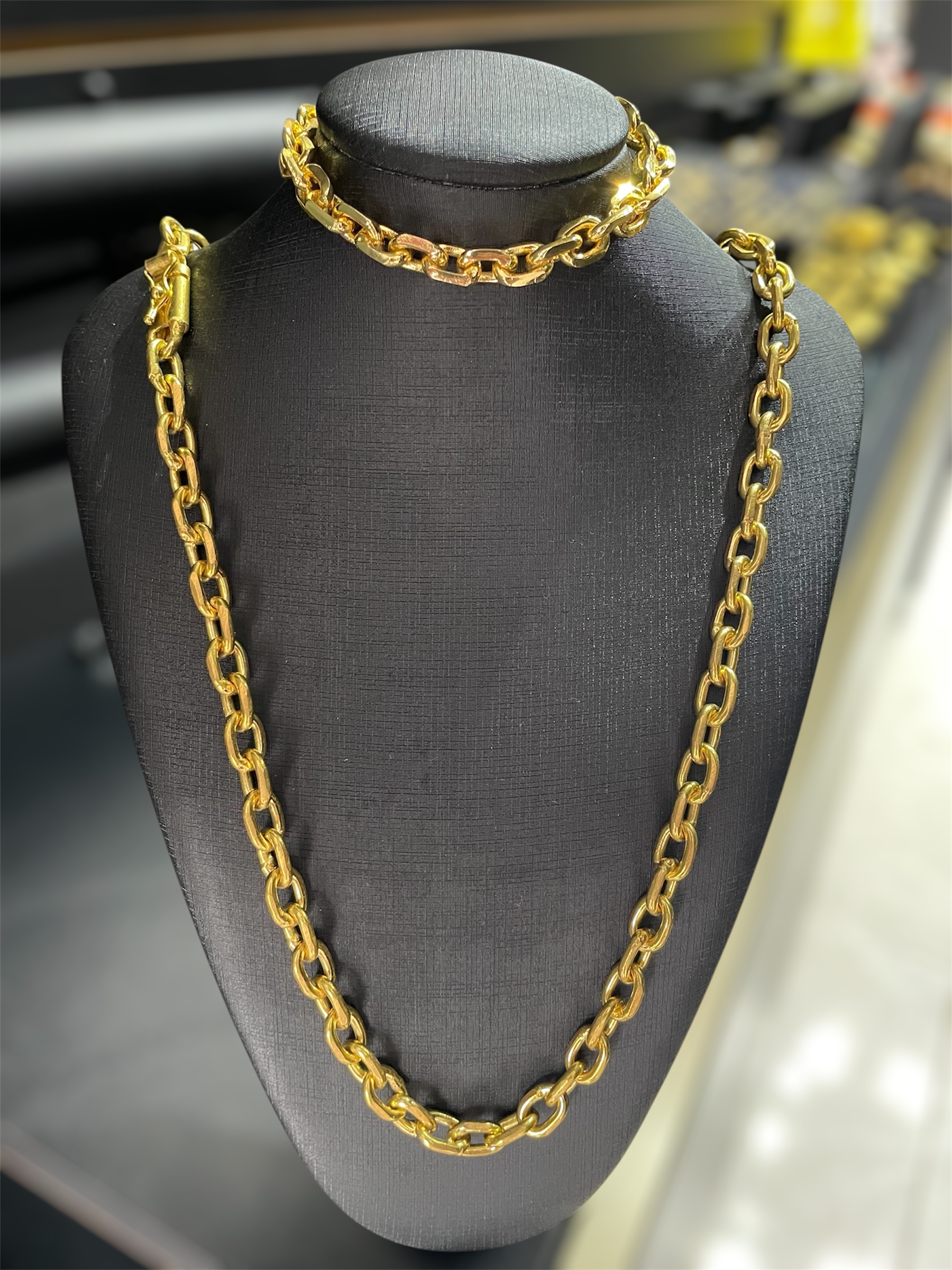 KIT CADEADO QUINA 8MM BANHADO A OURO 18k COM VERNIZ ANTI ALÉRGICO - Imagem 2
