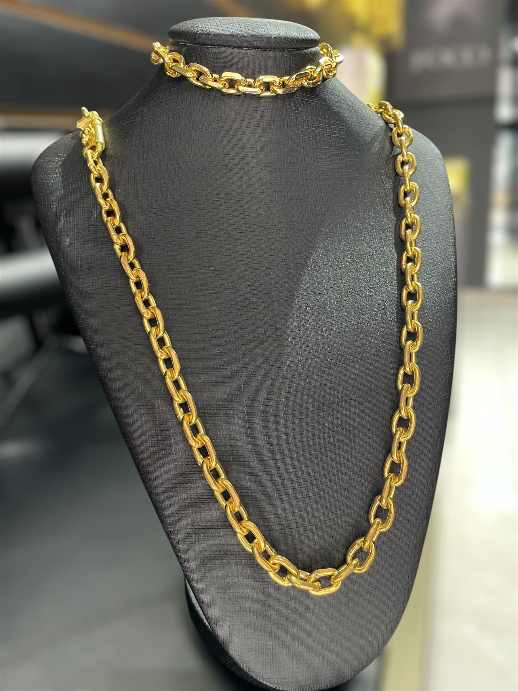 KIT CADEADO QUINA 8MM BANHADO A OURO 18k COM VERNIZ ANTI ALÉRGICO