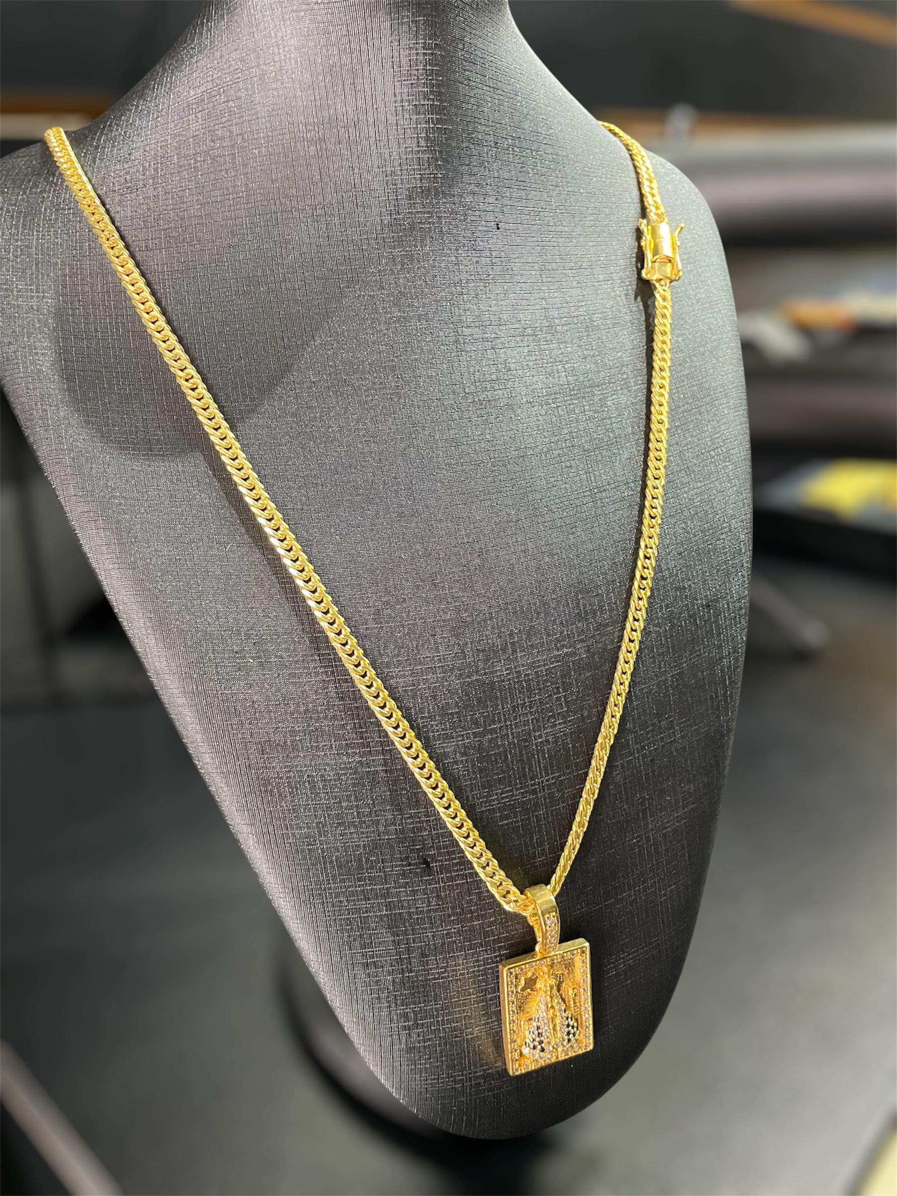 CORRENTE GRUMET 4MM BANHADO A OURO18K COM VERNIZ ANTI ALÉRGICO