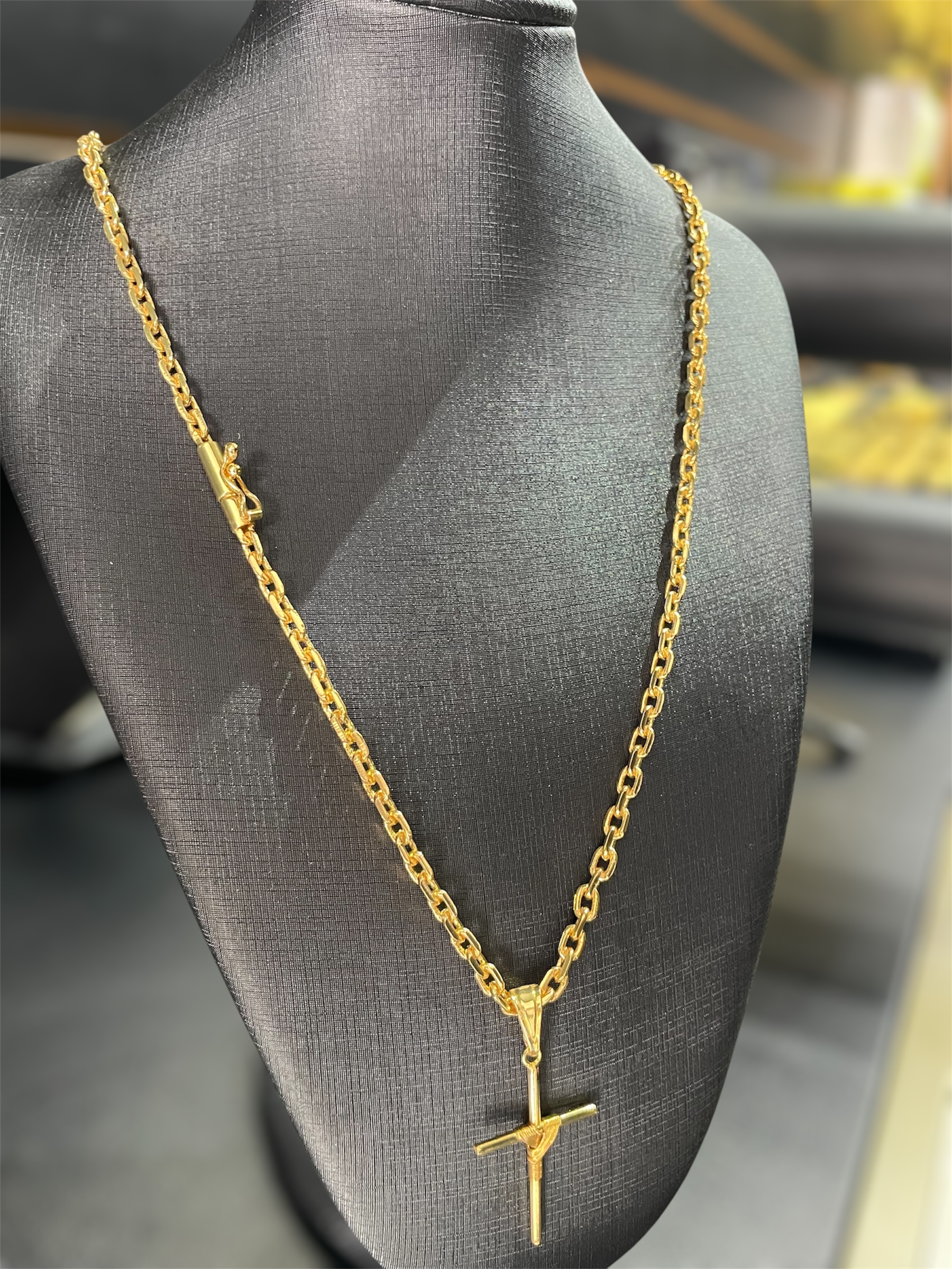 KIT CADEADO QUINA 4MM BANHADO A OURO 18k COM VERNIZ ANTI ALÉRGICO - Imagem 3