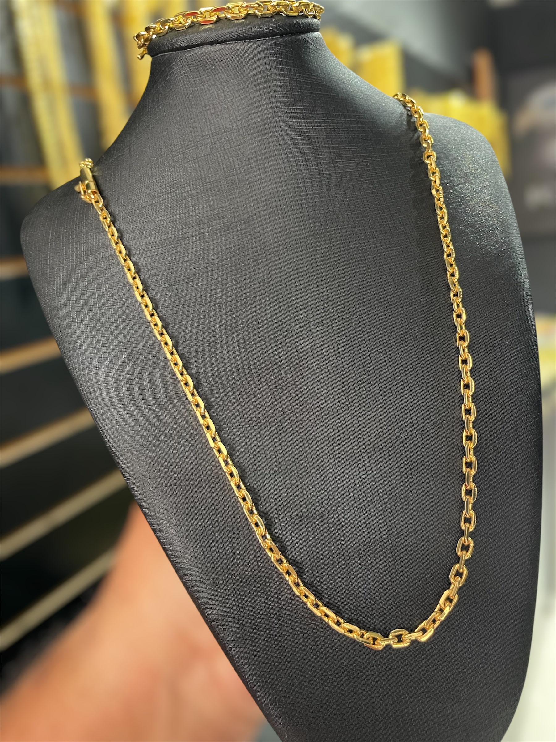 KIT CADEADO QUINA 4MM BANHADO A OURO 18k COM VERNIZ ANTI ALÉRGICO