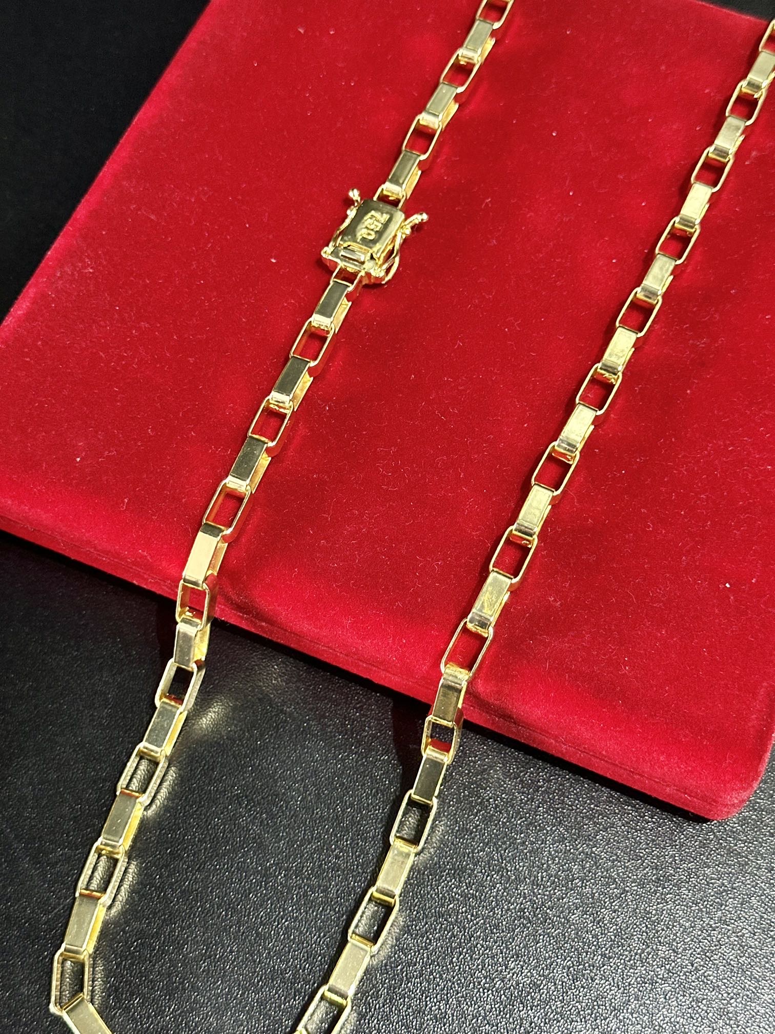 Corrente Tijolinho 10mm Banhada a Ouro 18K – Luxo e Presença